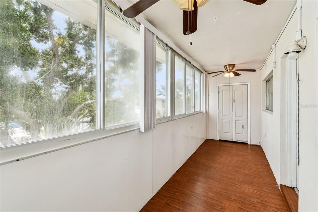 Active With Contract: $85,000 (2 beds, 2 baths, 912 Square Feet)