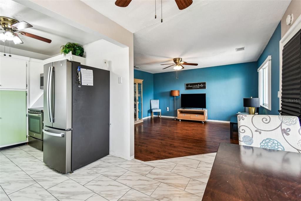 Active With Contract: $85,000 (2 beds, 2 baths, 912 Square Feet)