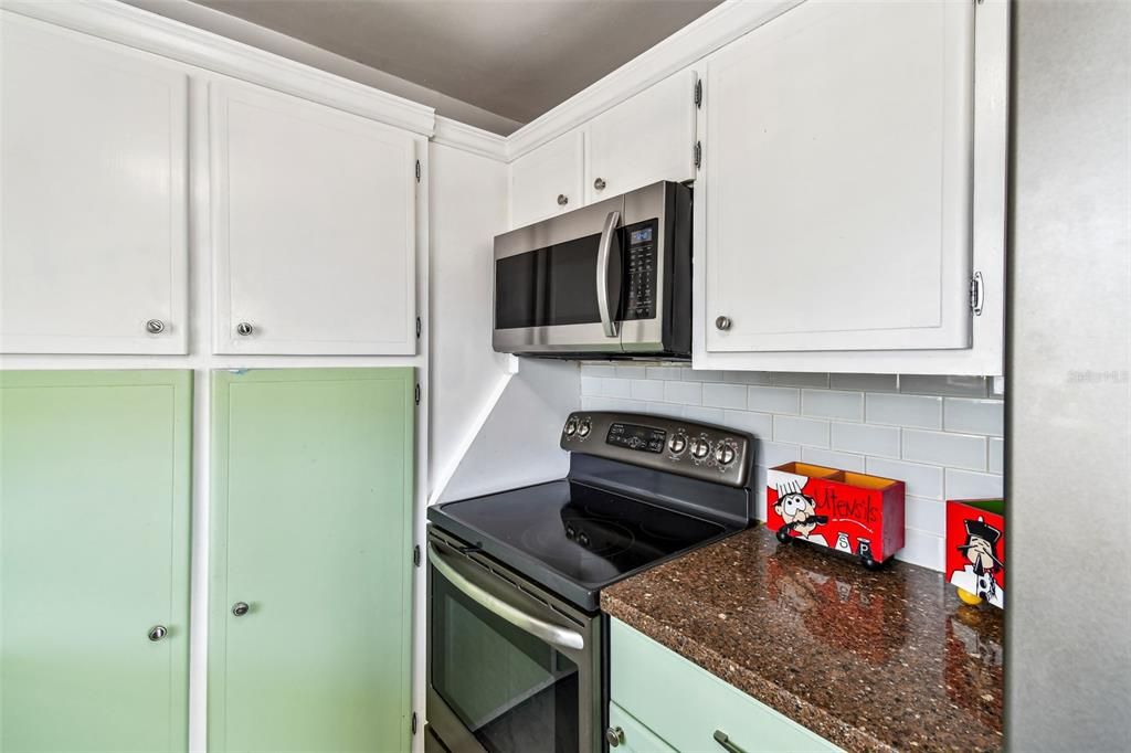 Active With Contract: $85,000 (2 beds, 2 baths, 912 Square Feet)