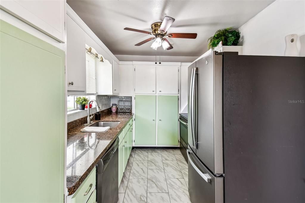 Active With Contract: $85,000 (2 beds, 2 baths, 912 Square Feet)