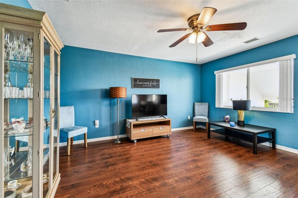 Active With Contract: $85,000 (2 beds, 2 baths, 912 Square Feet)
