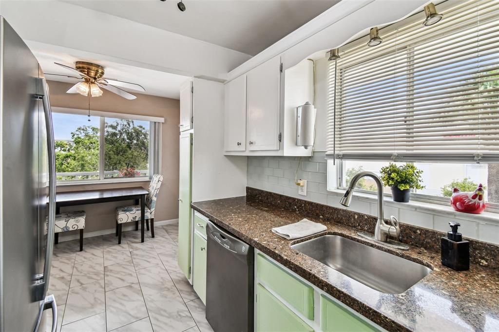 Active With Contract: $85,000 (2 beds, 2 baths, 912 Square Feet)