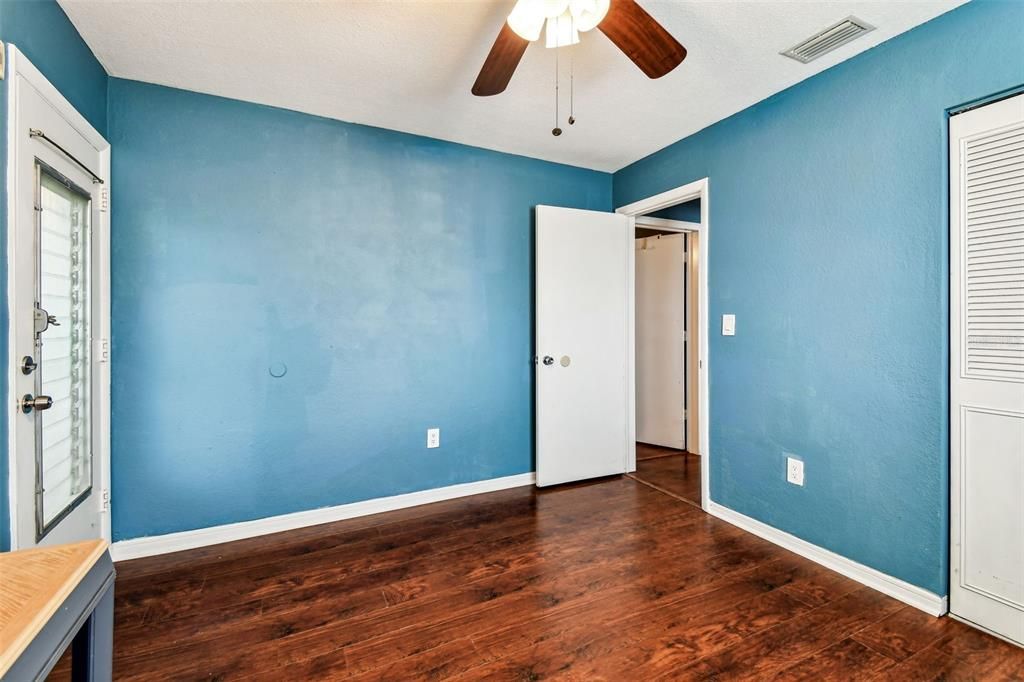 Active With Contract: $85,000 (2 beds, 2 baths, 912 Square Feet)