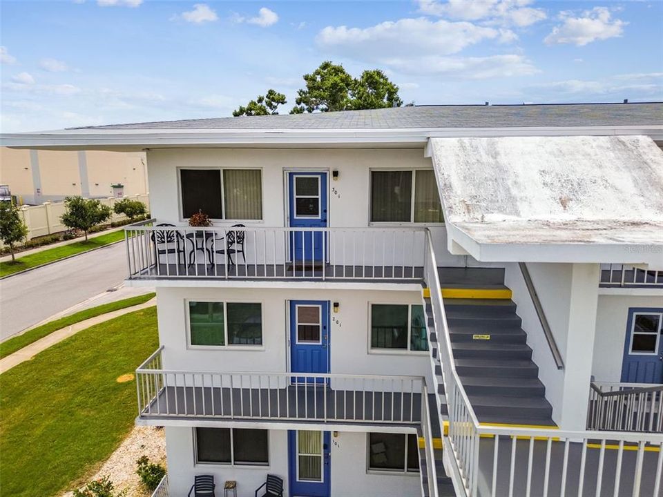 Active With Contract: $85,000 (2 beds, 2 baths, 912 Square Feet)