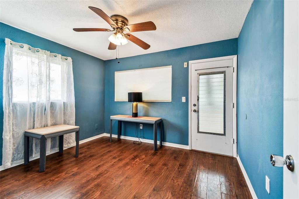 Active With Contract: $85,000 (2 beds, 2 baths, 912 Square Feet)