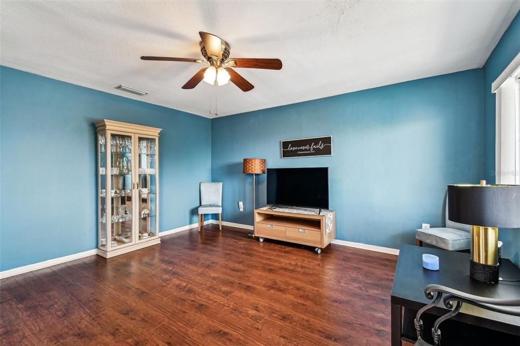 Active With Contract: $85,000 (2 beds, 2 baths, 912 Square Feet)