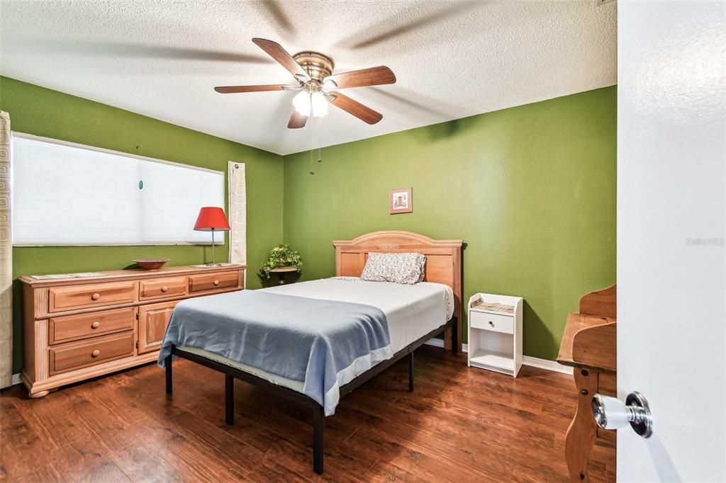 Active With Contract: $85,000 (2 beds, 2 baths, 912 Square Feet)