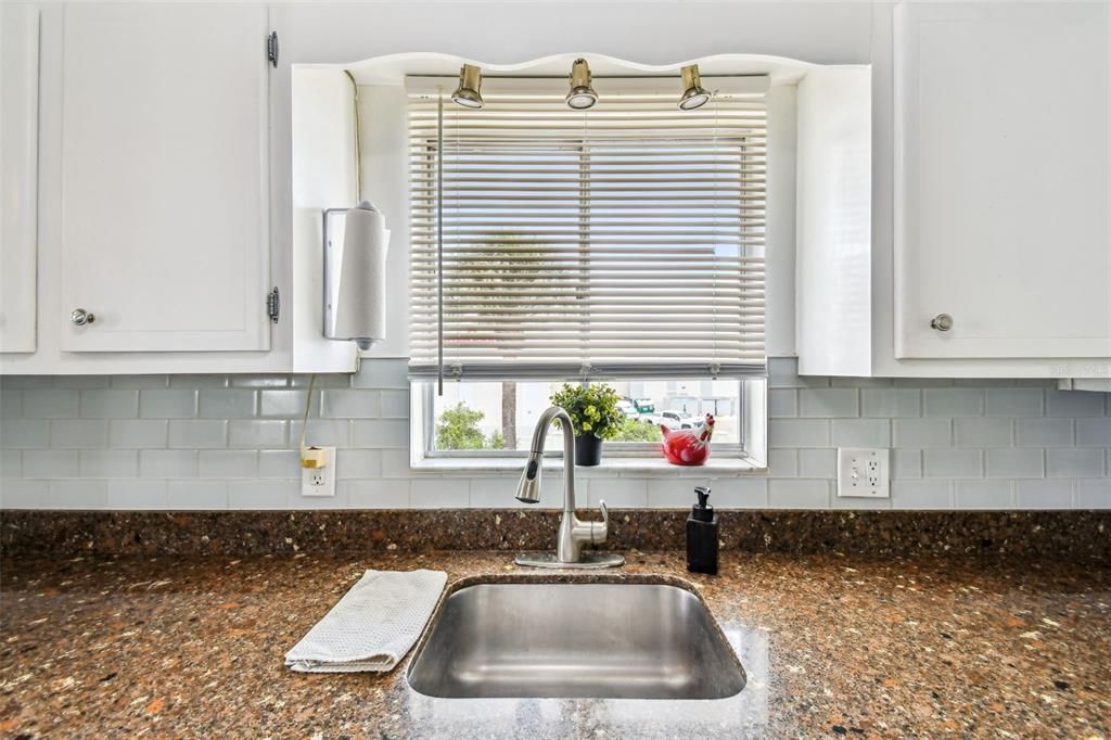 Active With Contract: $85,000 (2 beds, 2 baths, 912 Square Feet)