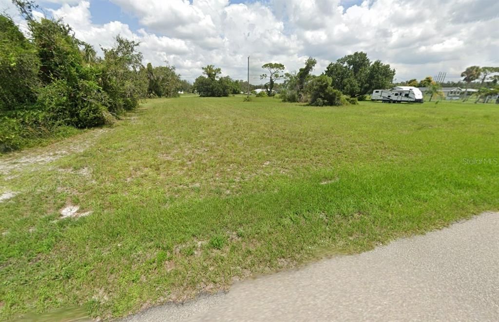 En Venta: $17,500 (0.23 acres)