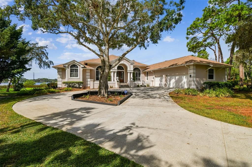 For Sale: $2,500,000 (4 beds, 3 baths, 4579 Square Feet)