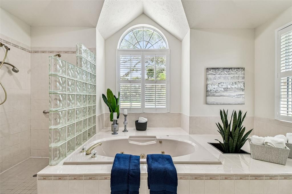 For Sale: $2,500,000 (4 beds, 3 baths, 4579 Square Feet)