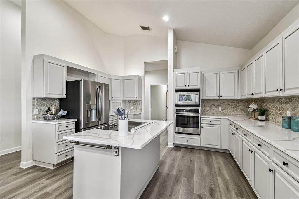 For Sale: $2,500,000 (4 beds, 3 baths, 4579 Square Feet)