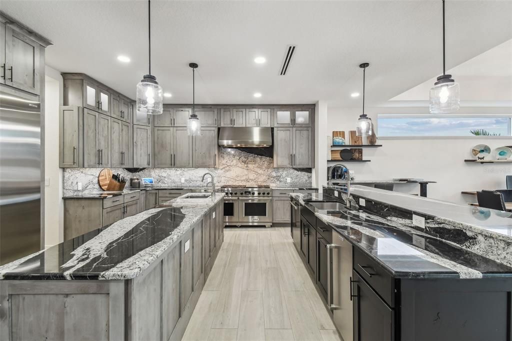 На продажу: $6,300,000 (6 спален, 5 ванн, 6646 Квадратных фут)