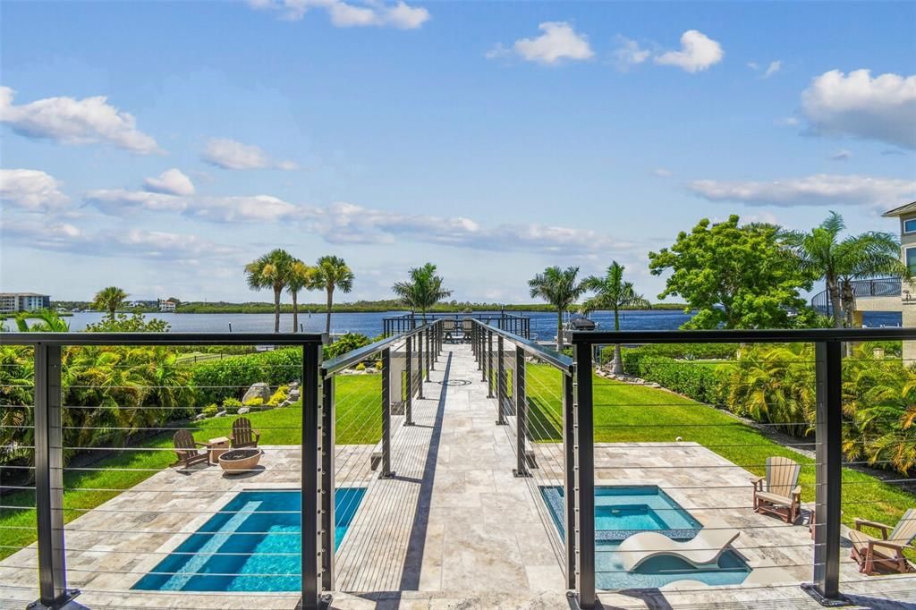 На продажу: $6,300,000 (6 спален, 5 ванн, 6646 Квадратных фут)