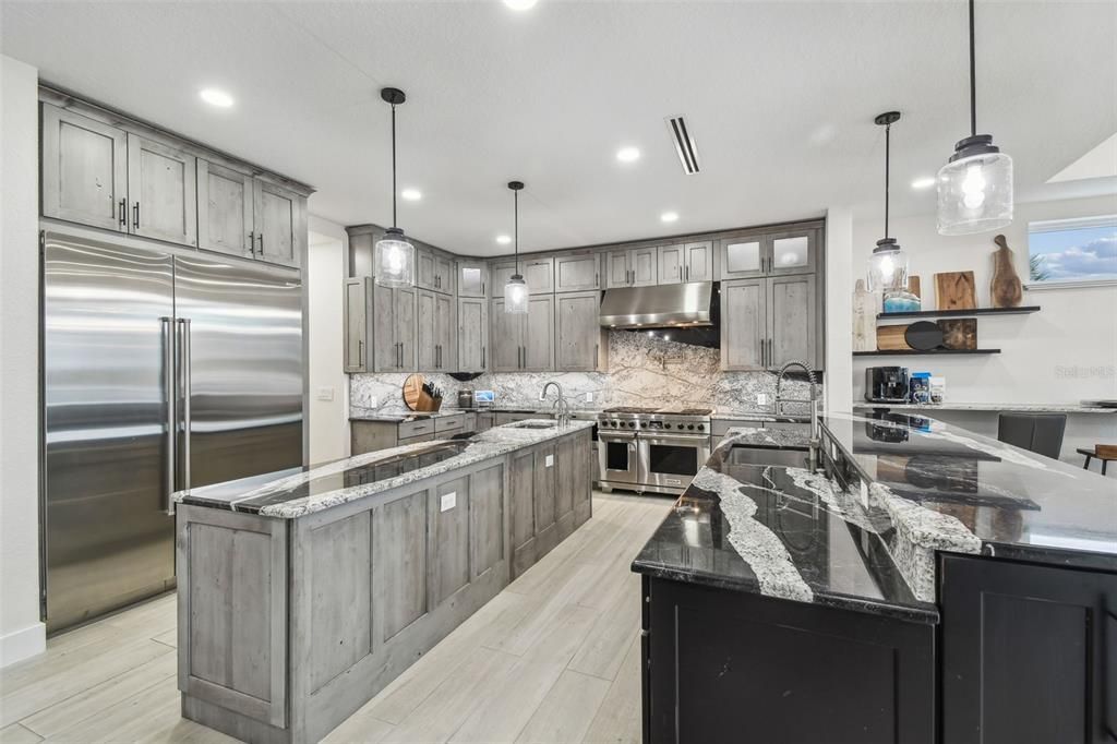 На продажу: $6,300,000 (6 спален, 5 ванн, 6646 Квадратных фут)