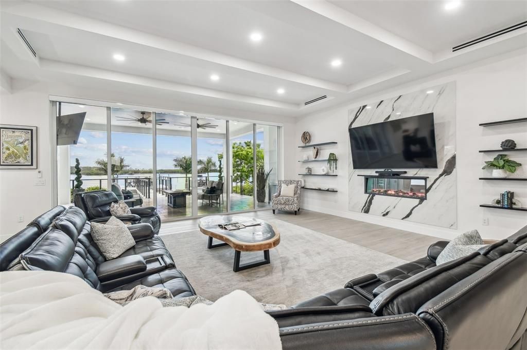 На продажу: $6,300,000 (6 спален, 5 ванн, 6646 Квадратных фут)