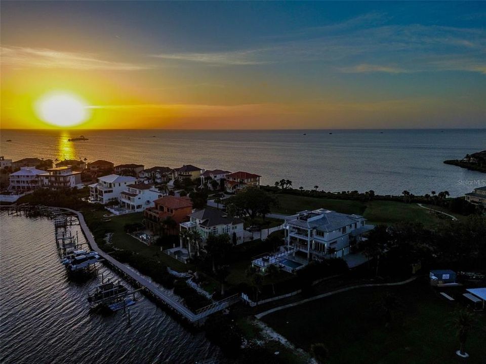 На продажу: $6,300,000 (6 спален, 5 ванн, 6646 Квадратных фут)