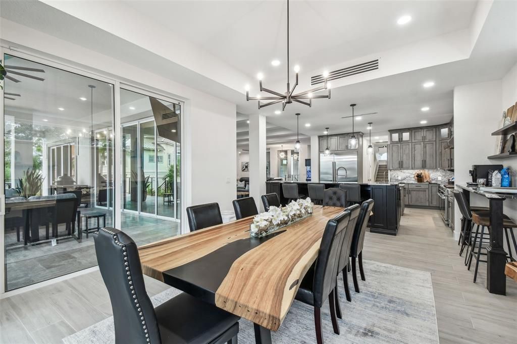 На продажу: $6,300,000 (6 спален, 5 ванн, 6646 Квадратных фут)