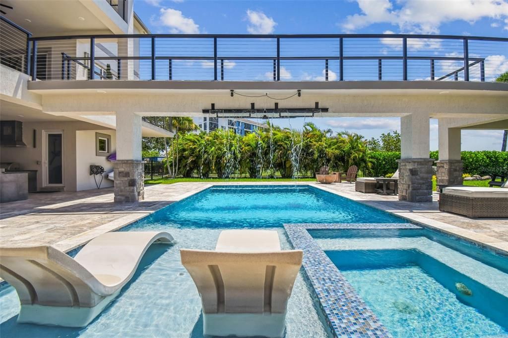 На продажу: $6,300,000 (6 спален, 5 ванн, 6646 Квадратных фут)