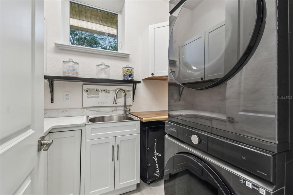 На продажу: $6,300,000 (6 спален, 5 ванн, 6646 Квадратных фут)