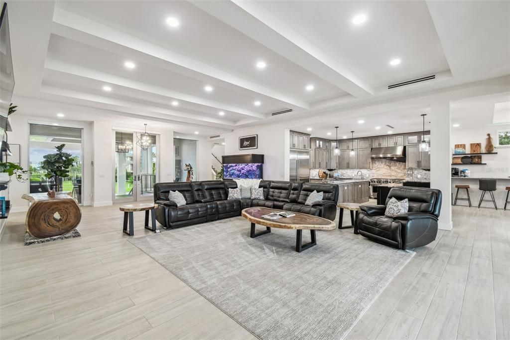 На продажу: $6,300,000 (6 спален, 5 ванн, 6646 Квадратных фут)