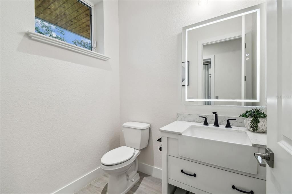 На продажу: $6,300,000 (6 спален, 5 ванн, 6646 Квадратных фут)