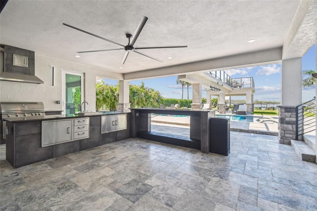 На продажу: $6,300,000 (6 спален, 5 ванн, 6646 Квадратных фут)