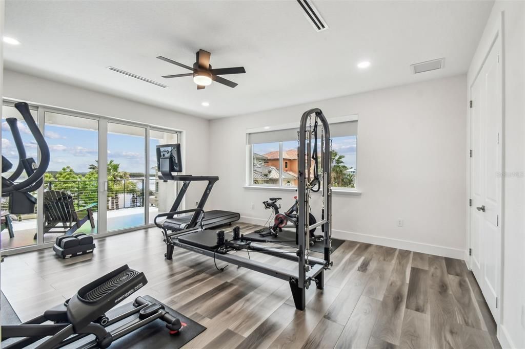 На продажу: $6,300,000 (6 спален, 5 ванн, 6646 Квадратных фут)