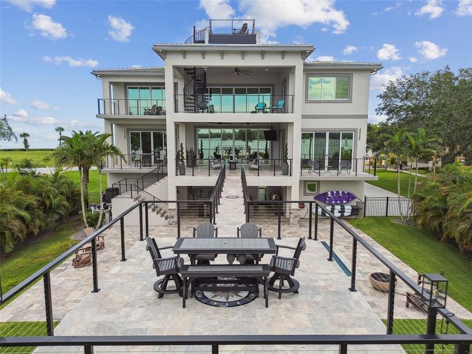 На продажу: $6,300,000 (6 спален, 5 ванн, 6646 Квадратных фут)