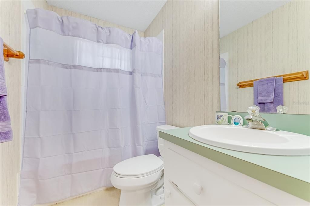 Под контрактом: $199,900 (2 спален, 2 ванн, 1337 Квадратных фут)