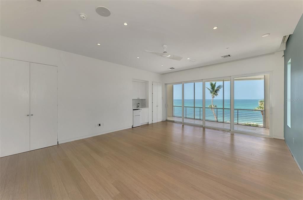 待售: $5,395,000 (4 贝兹, 4 浴室, 4584 平方英尺)