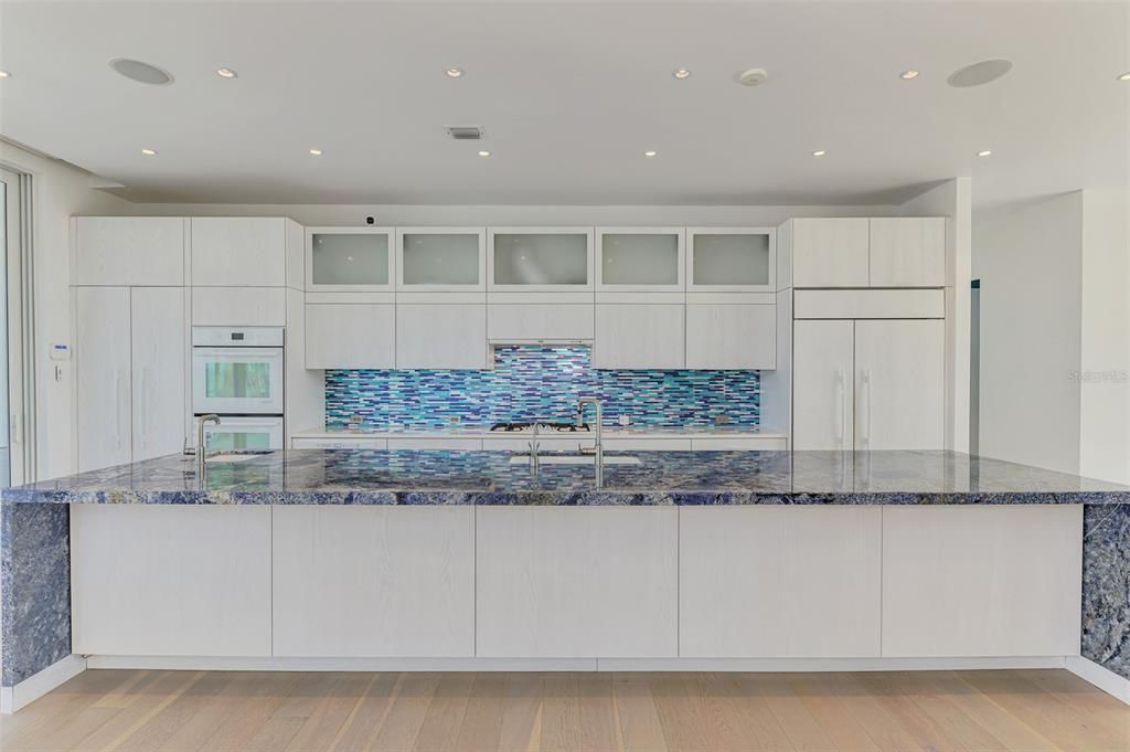 待售: $5,395,000 (4 贝兹, 4 浴室, 4584 平方英尺)