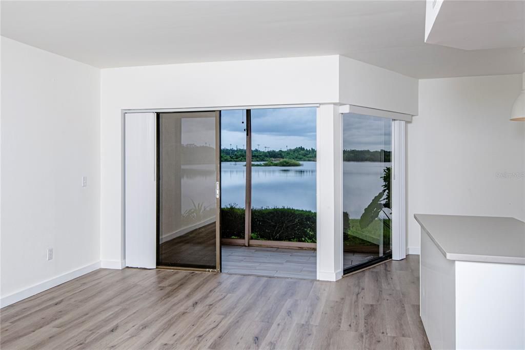 For Sale: $245,000 (1 beds, 1 baths, 700 Square Feet)