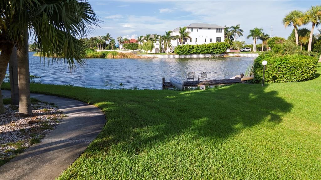 For Sale: $245,000 (1 beds, 1 baths, 700 Square Feet)