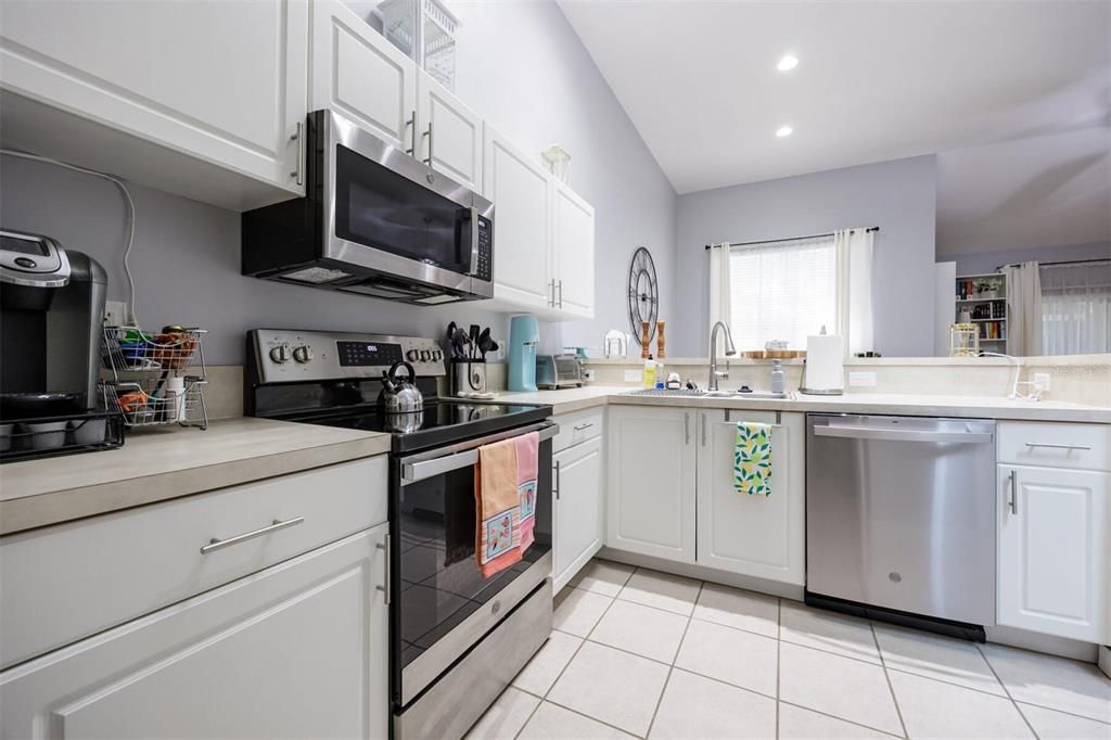 待售: $247,000 (3 贝兹, 2 浴室, 1650 平方英尺)