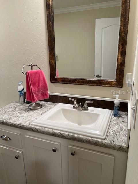 На продажу: $239,000 (3 спален, 2 ванн, 1910 Квадратных фут)