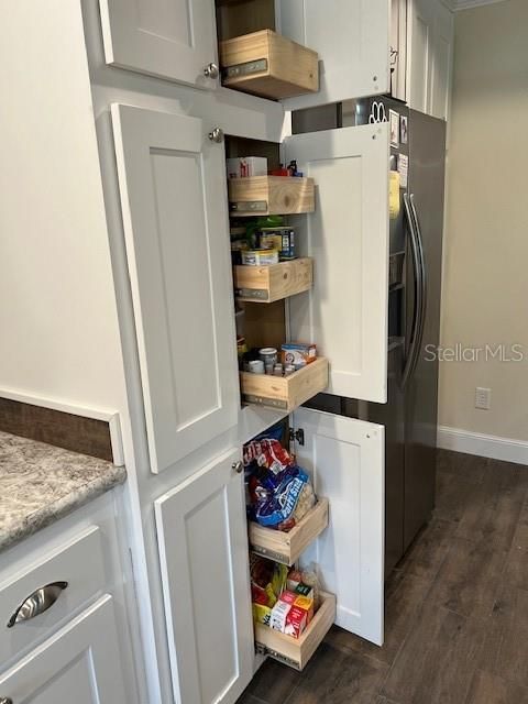 На продажу: $239,000 (3 спален, 2 ванн, 1910 Квадратных фут)