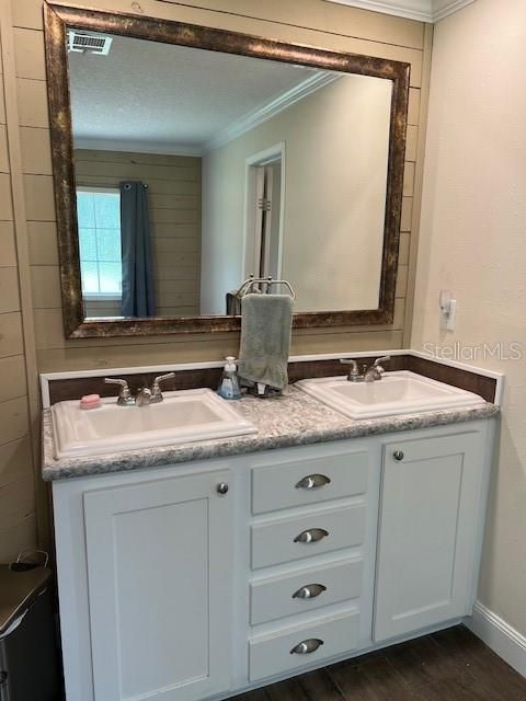 На продажу: $239,000 (3 спален, 2 ванн, 1910 Квадратных фут)