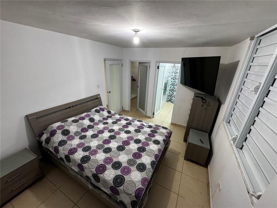 合同活跃: $295,000 (3 贝兹, 2 浴室, 1200 平方英尺)