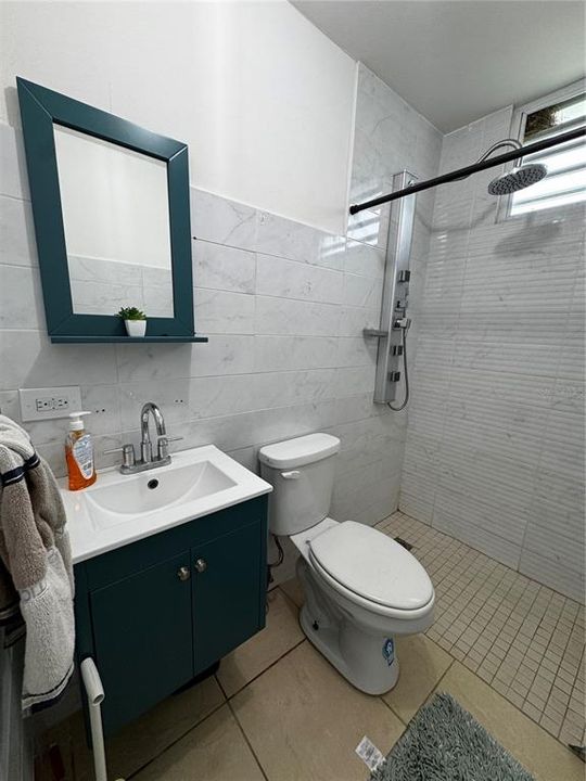 合同活跃: $295,000 (3 贝兹, 2 浴室, 1200 平方英尺)