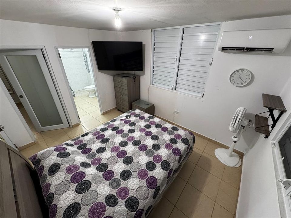 合同活跃: $295,000 (3 贝兹, 2 浴室, 1200 平方英尺)