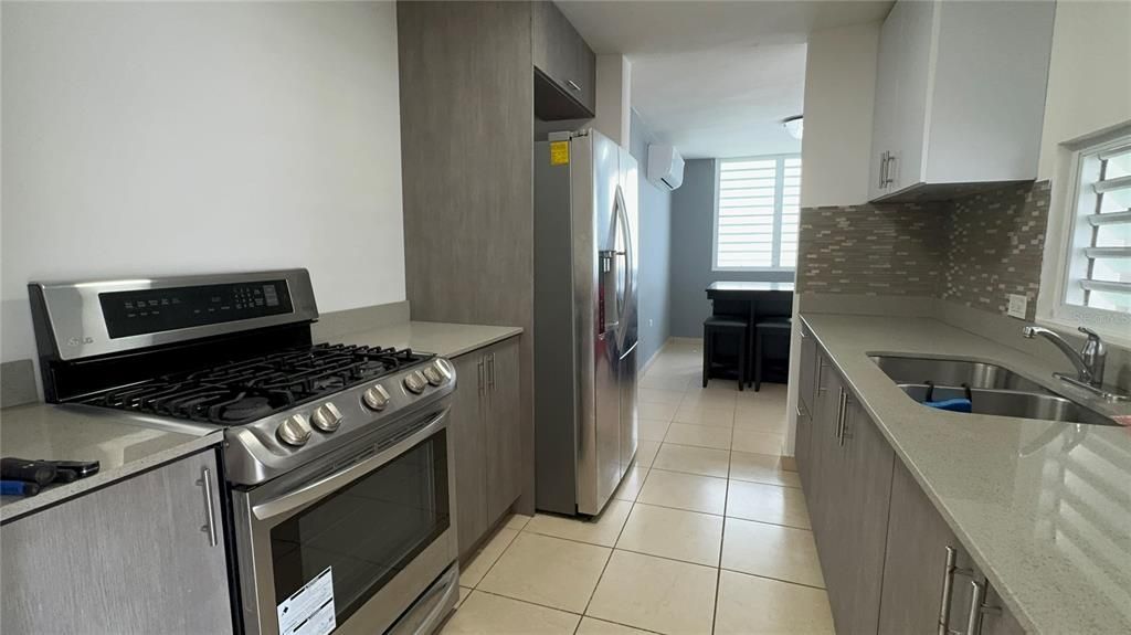 合同活跃: $295,000 (3 贝兹, 2 浴室, 1200 平方英尺)