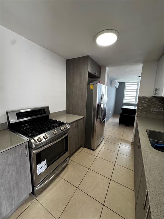 合同活跃: $295,000 (3 贝兹, 2 浴室, 1200 平方英尺)