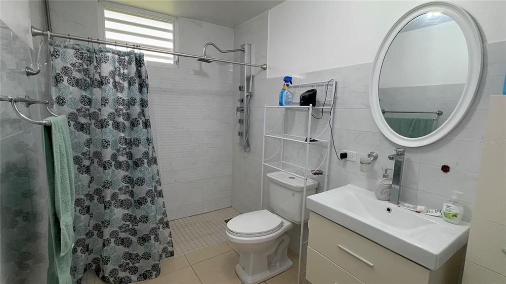 合同活跃: $295,000 (3 贝兹, 2 浴室, 1200 平方英尺)