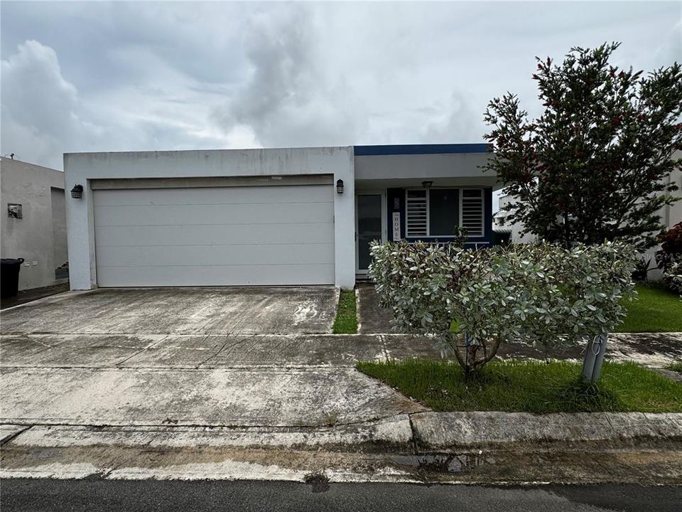 合同活跃: $295,000 (3 贝兹, 2 浴室, 1200 平方英尺)