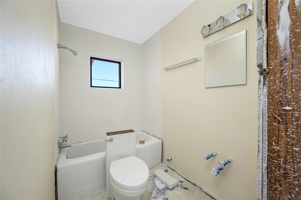 Active With Contract: $1,050,000 (3 beds, 2 baths, 2151 Square Feet)