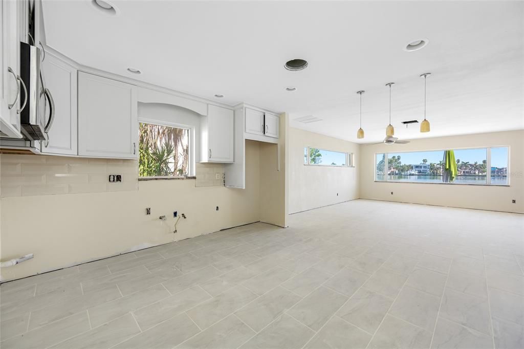 Active With Contract: $1,050,000 (3 beds, 2 baths, 2151 Square Feet)