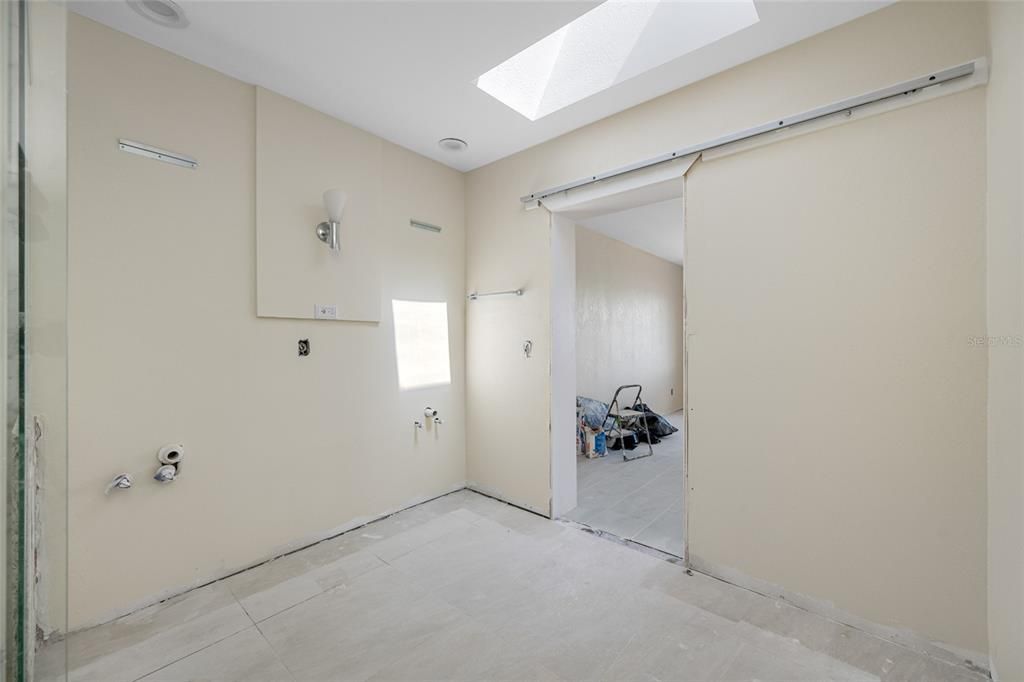 Active With Contract: $1,050,000 (3 beds, 2 baths, 2151 Square Feet)