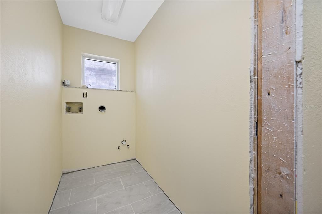 Active With Contract: $1,050,000 (3 beds, 2 baths, 2151 Square Feet)