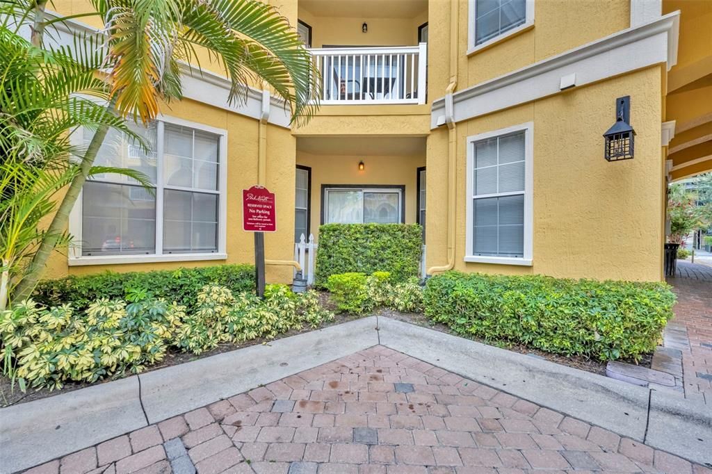 For Sale: $224,700 (2 beds, 2 baths, 1070 Square Feet)